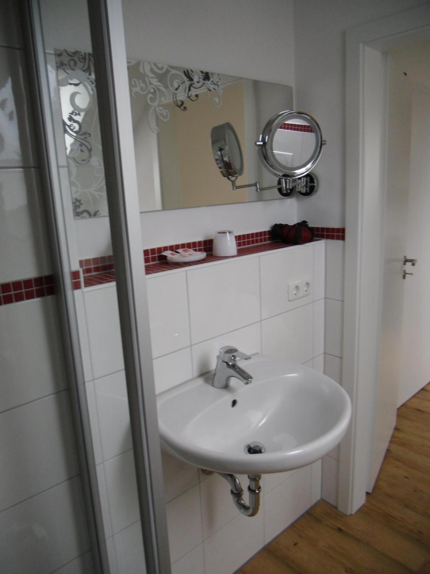 Hotel Wein-Traeume Thüngersheim Esterno foto
