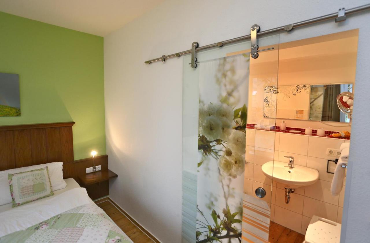 Hotel Wein-Traeume Thüngersheim Esterno foto