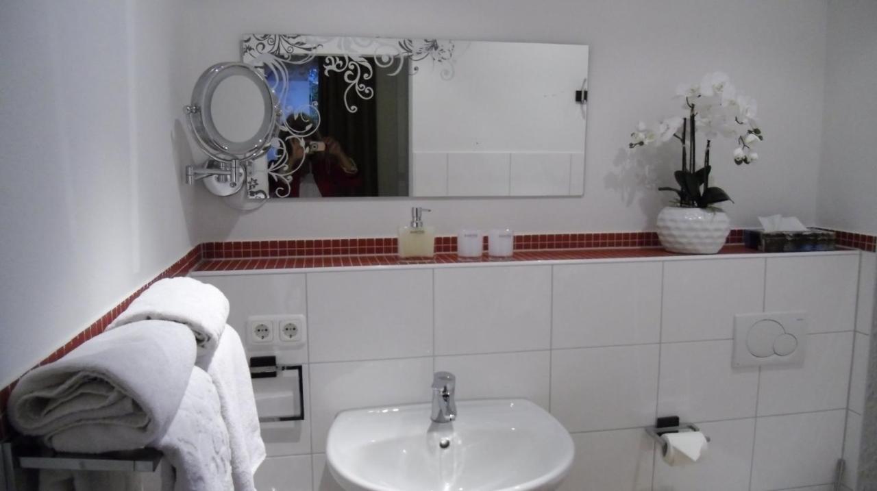Hotel Wein-Traeume Thüngersheim Esterno foto
